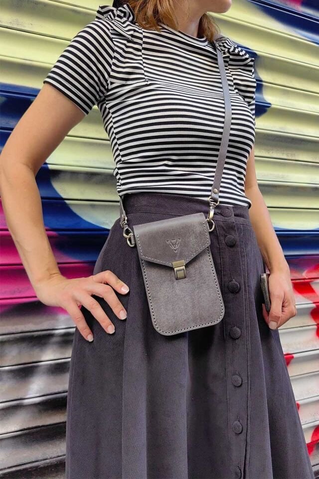 Deri Telefon Çantası Gri