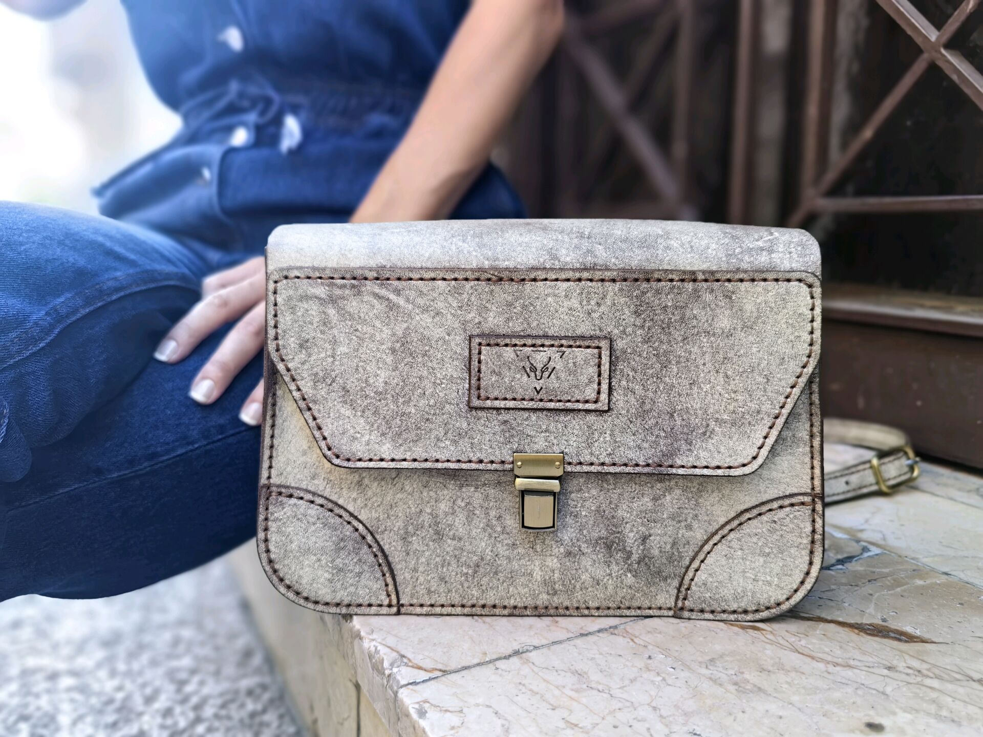 Deri Retro Omuz Çantası Ghost Taba