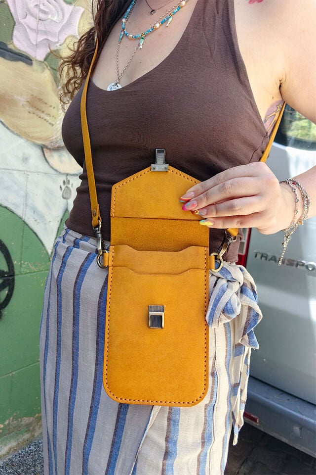 Deri Telefon Çantası Camel